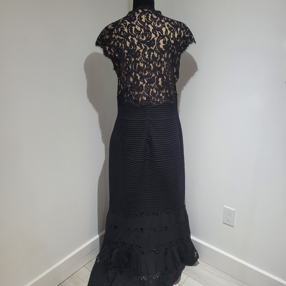 Tadashi Shoji Womens Lace Pintuck Gown Dress Size 14 Black Lace Eveningwear Glam - Picture 7 of 11